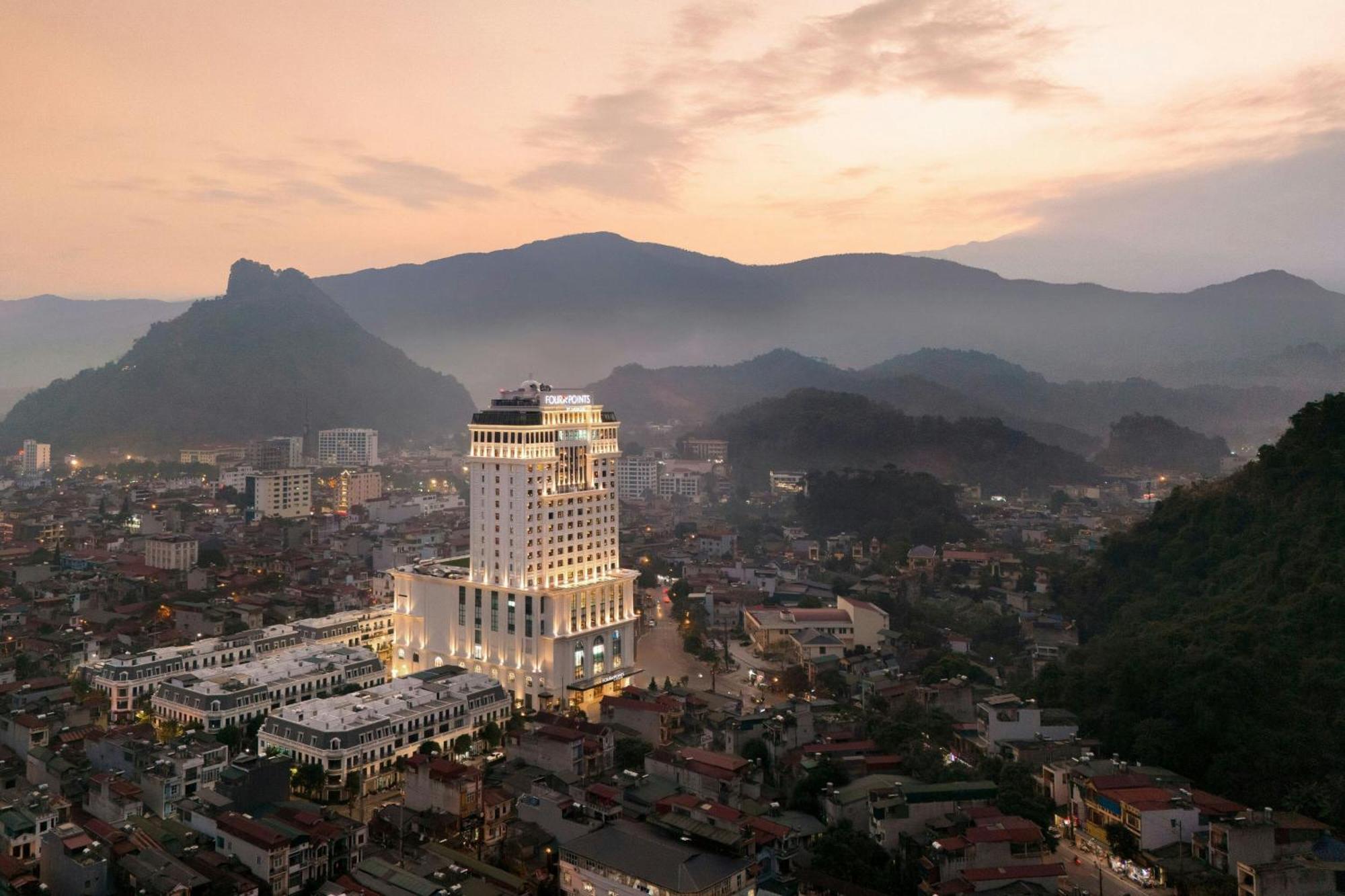 Four Points By Sheraton Ha Giang Exterior foto